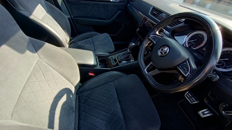 Skoda Superb Sportline Dsg (27)